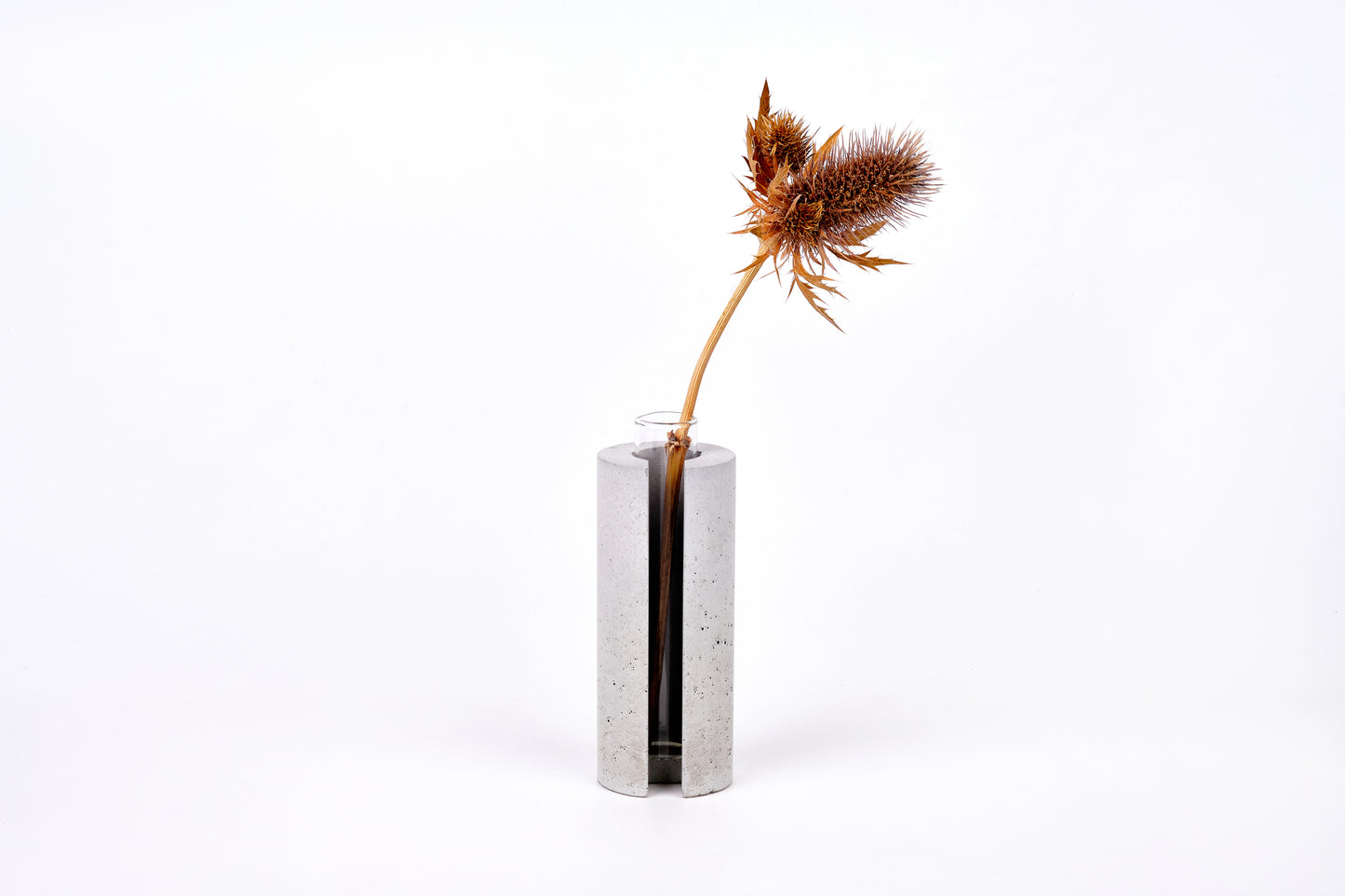 Concrete vase - round with slot - "grey"