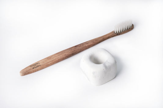 Concrete toothbrush holder - "marble white"