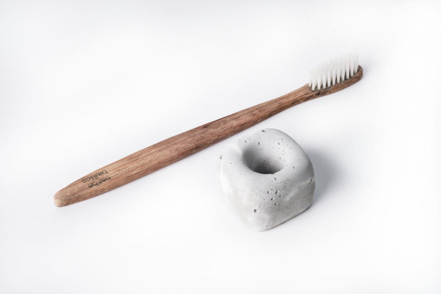Concrete toothbrush holder - "marble grey"