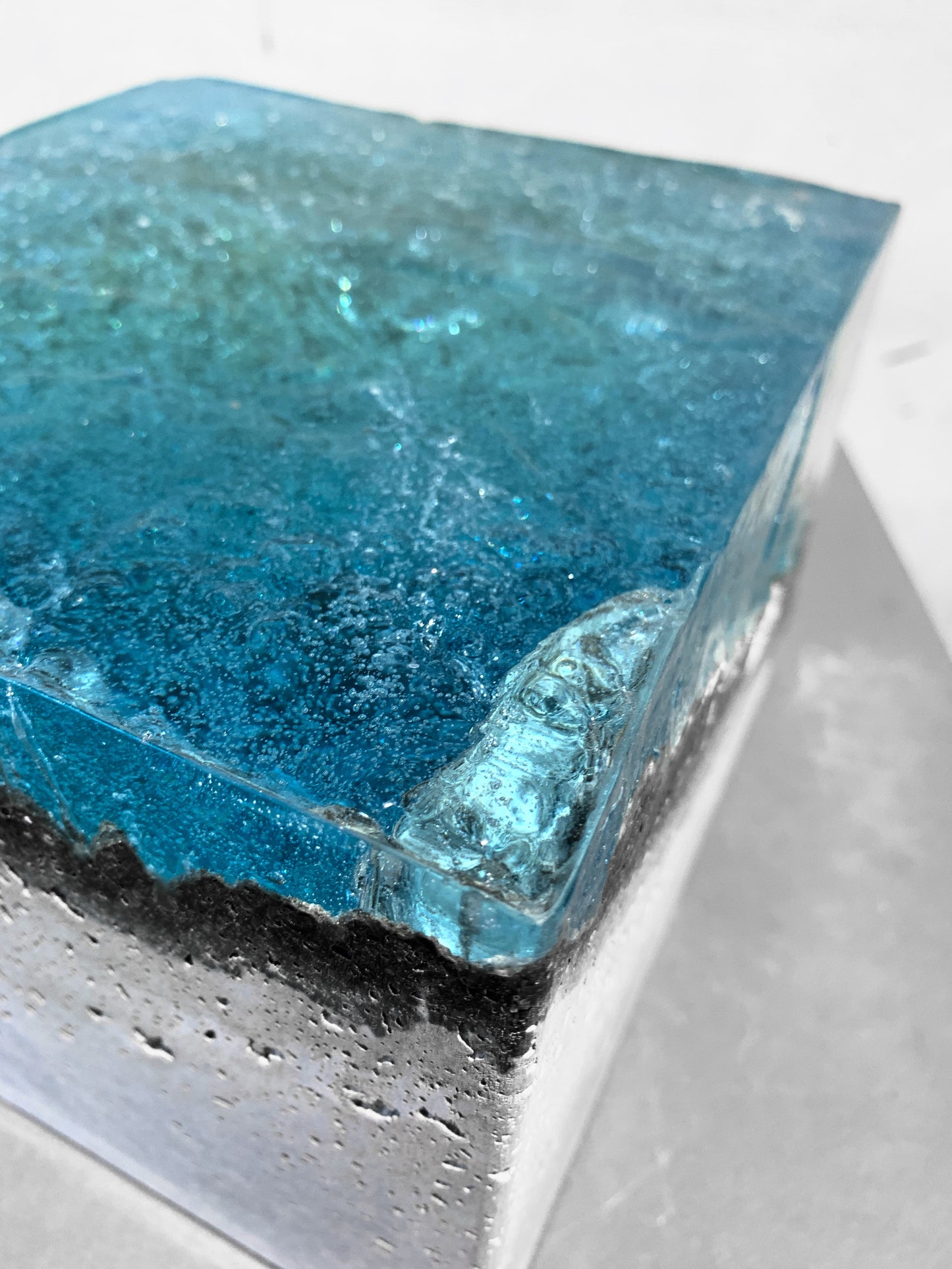 concrete x resin art | bubble