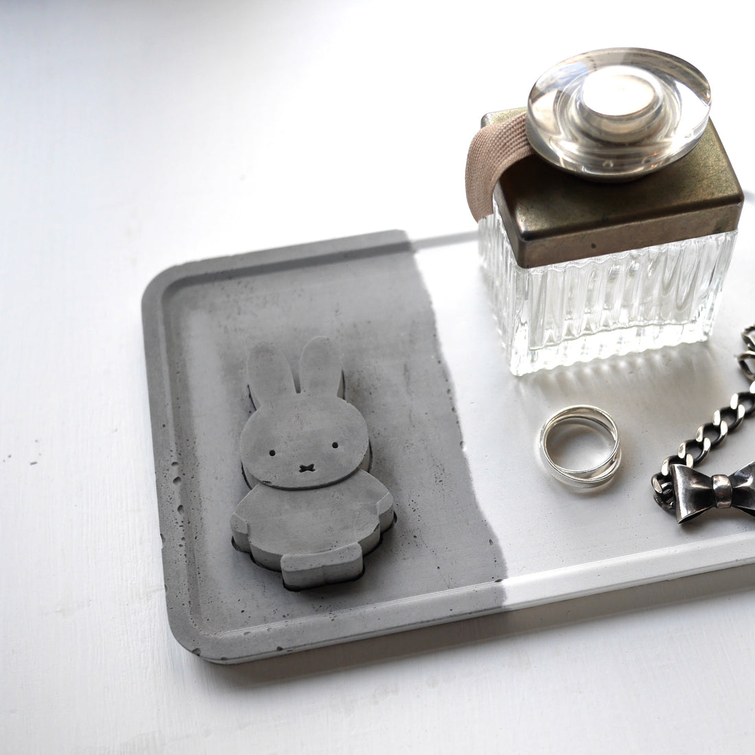 Miffy concrete tray