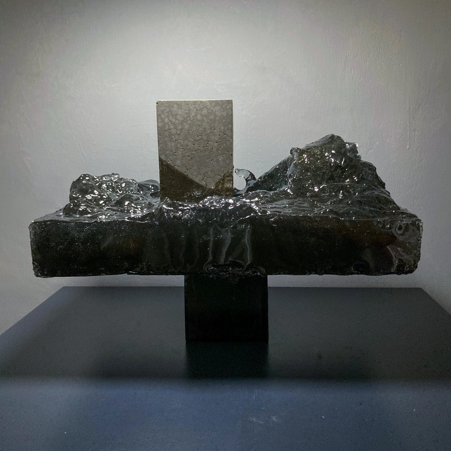 concrete x resin art | floating ocean - shifted, 2023 | W350mm x D200mm x H245mm