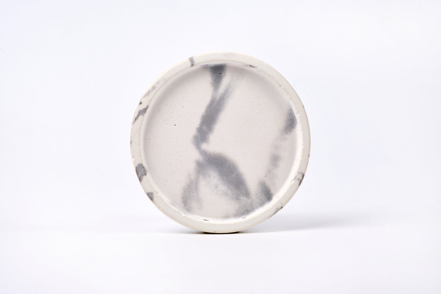 Concrete round tray / accessory holder (small) - "marble white"