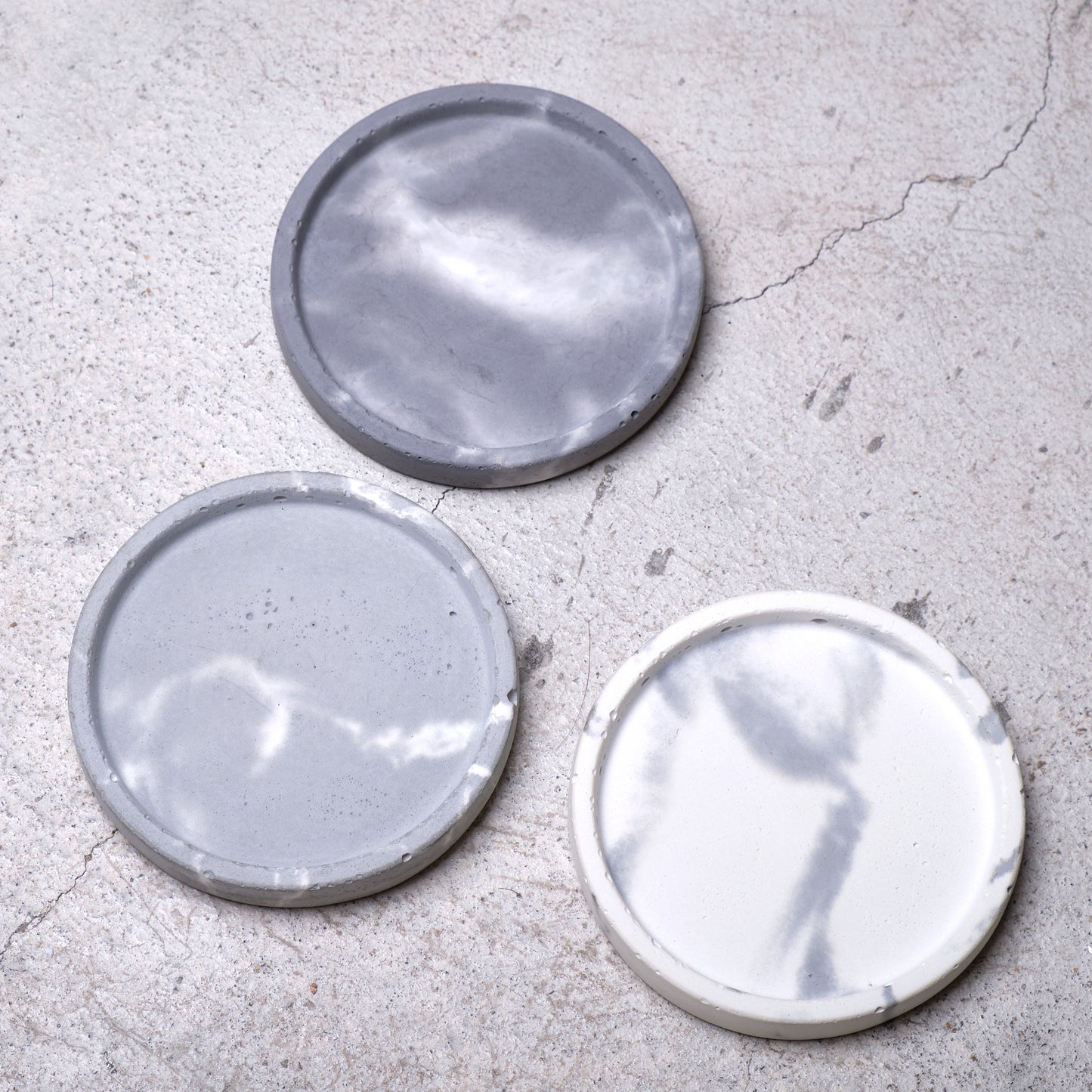 Concrete round tray / accessory holder (small) - "thunderstorm"