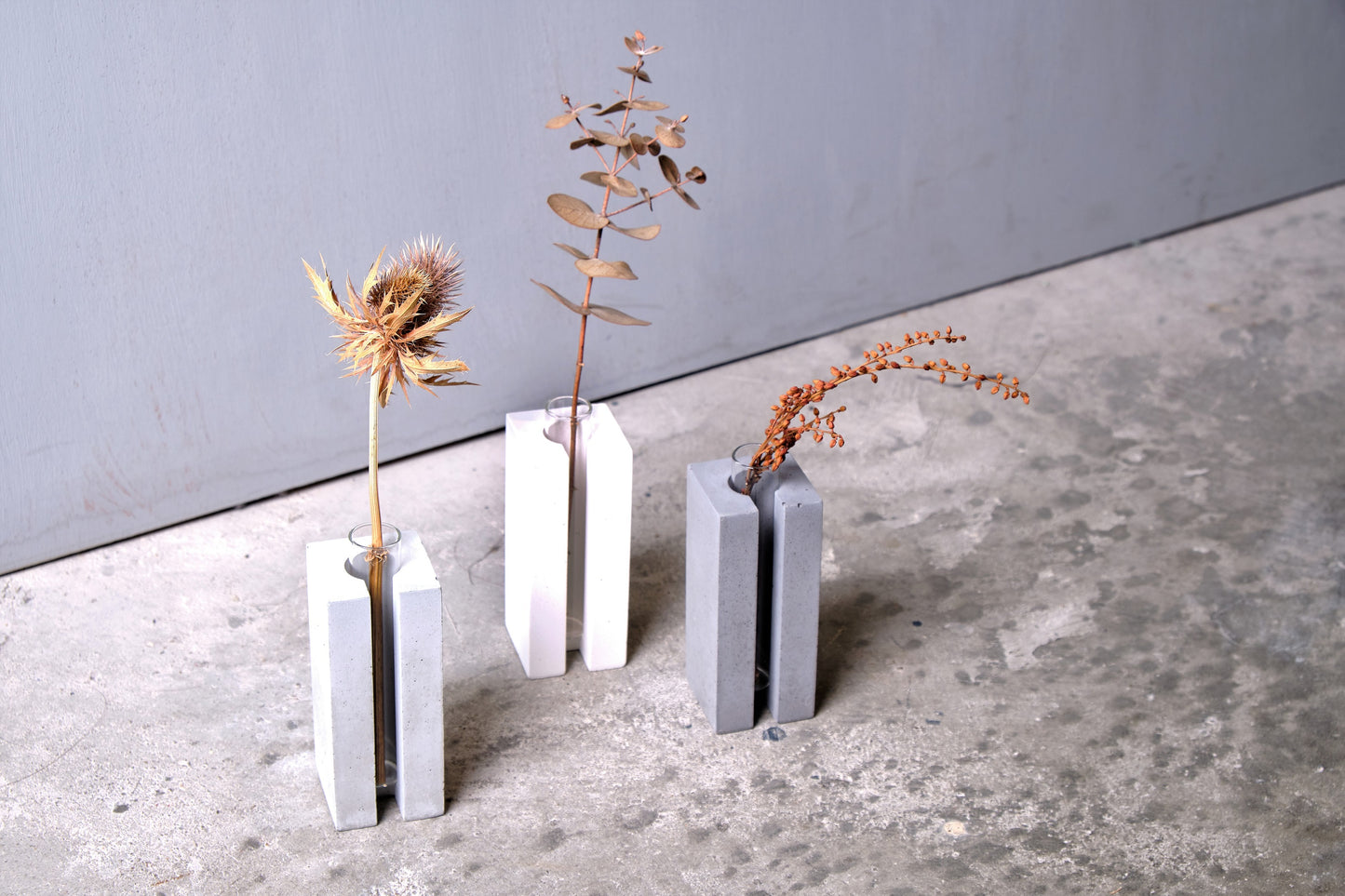 Concrete vase - square with slot - "white"