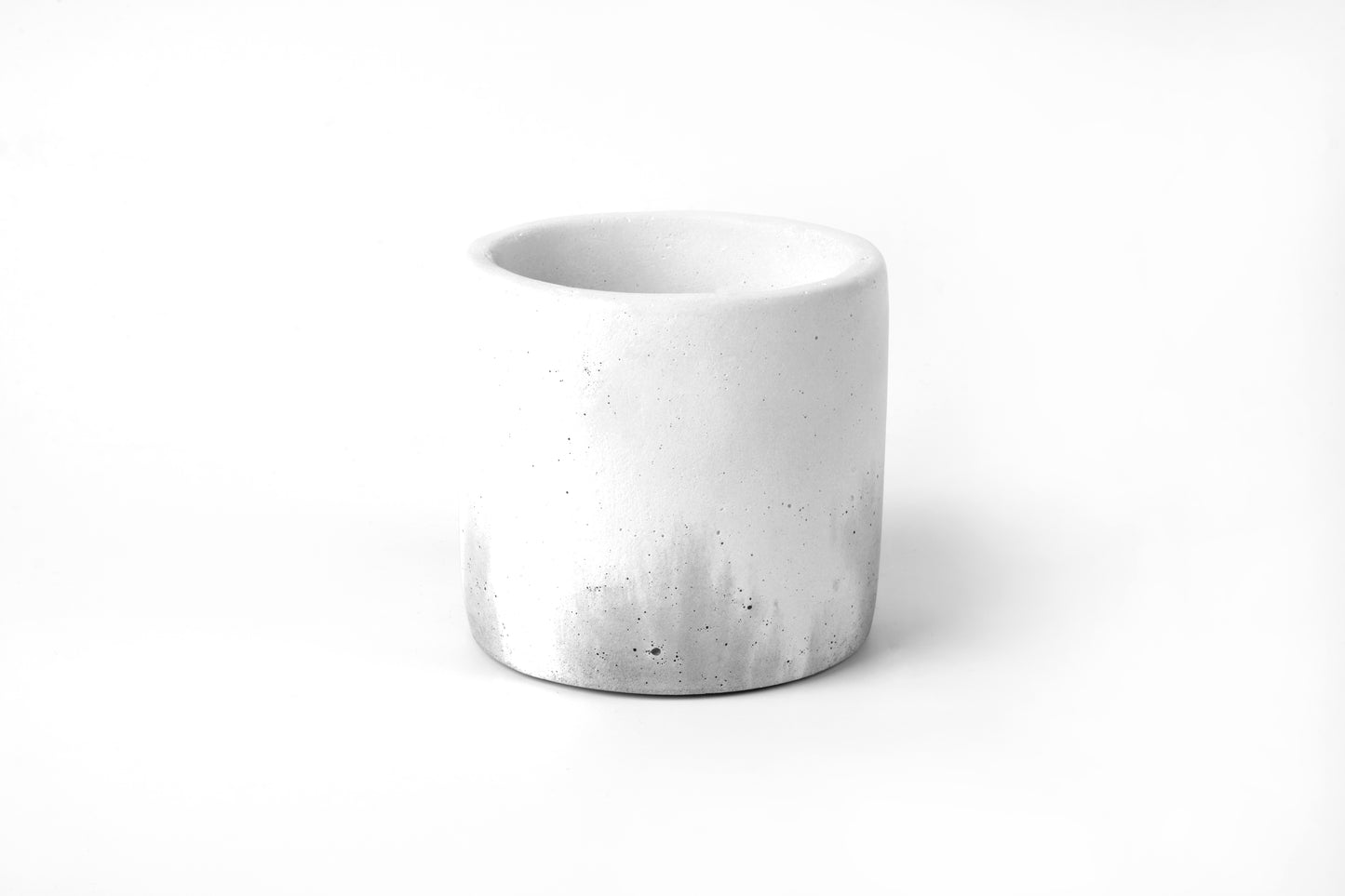 Concrete planter (cylinder) - "couple"