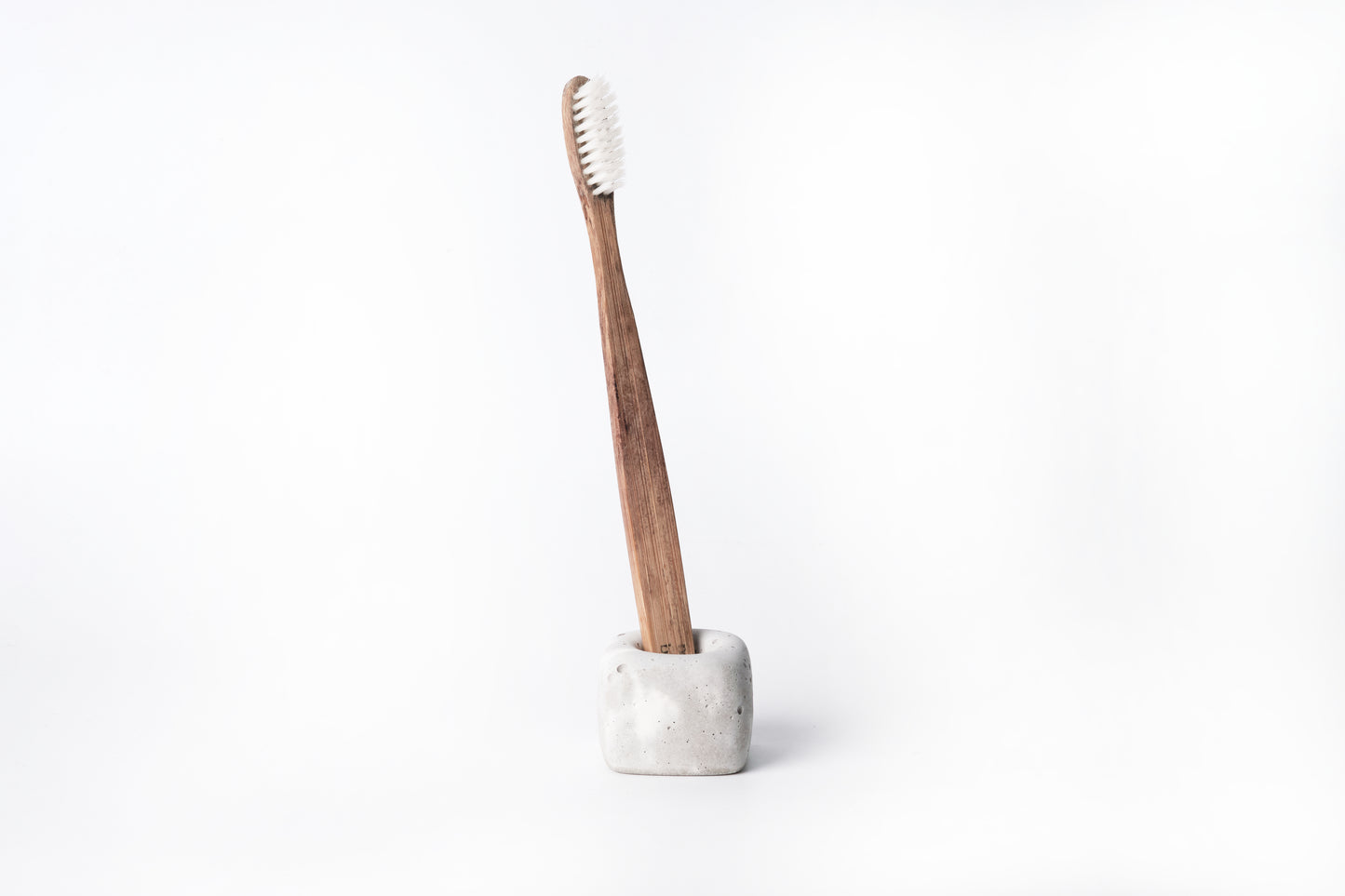 Concrete toothbrush holder - "marble grey"
