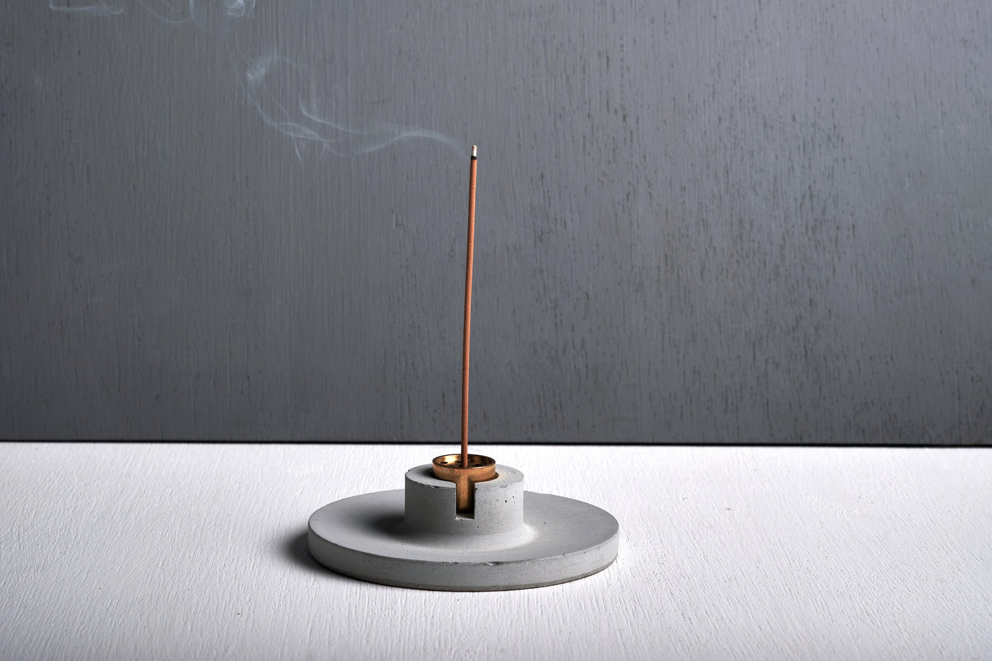 Concrete incense stick holder with brass (disc) - "grey"