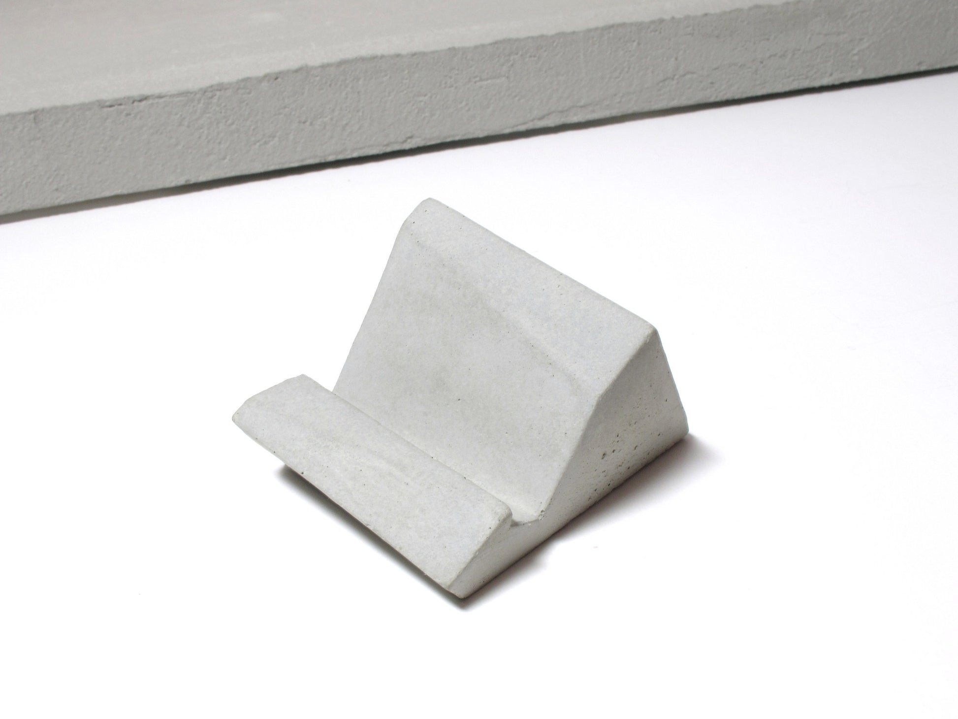 Concrete desktop business card holder (Vertical business cards)