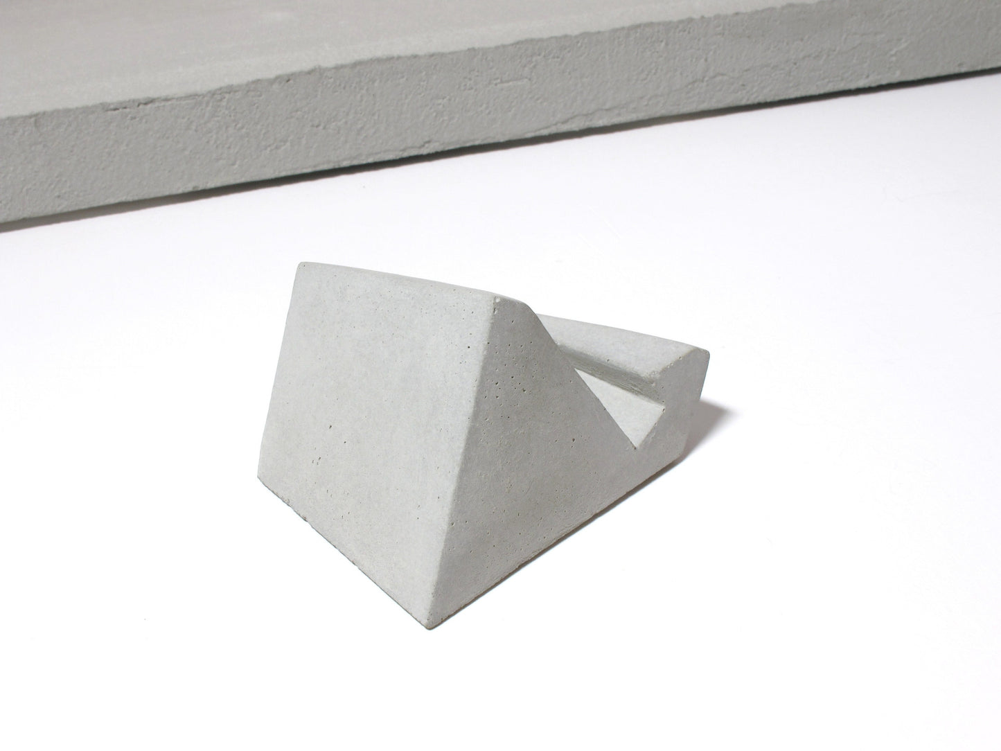 Concrete desktop business card holder (Vertical business cards)