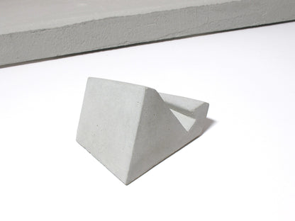 Concrete desktop business card holder (Vertical business cards)