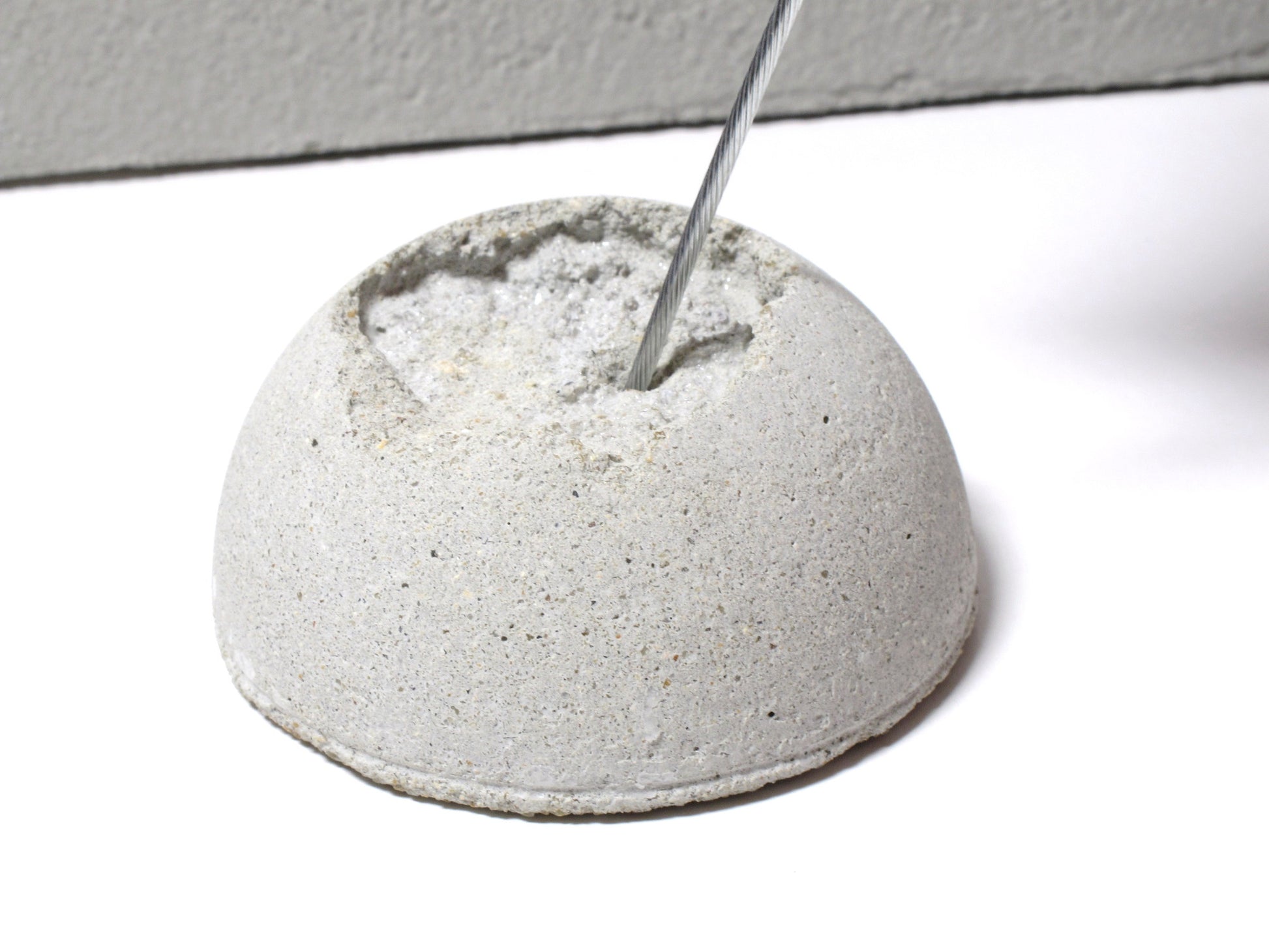 Moon surface photo stand / memo stand (Meteorite with metal clip)
