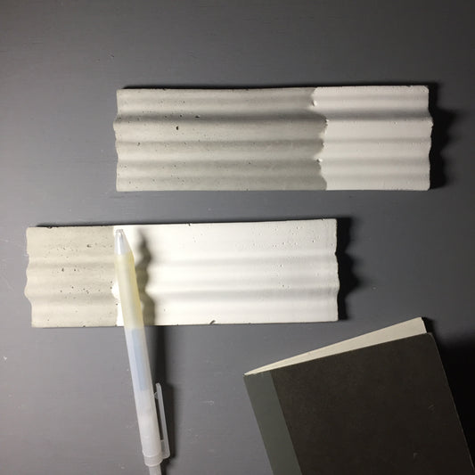 Couple - Concrete pens / pencils holder / stationery storing plate / organizer tray (Wave-top design)