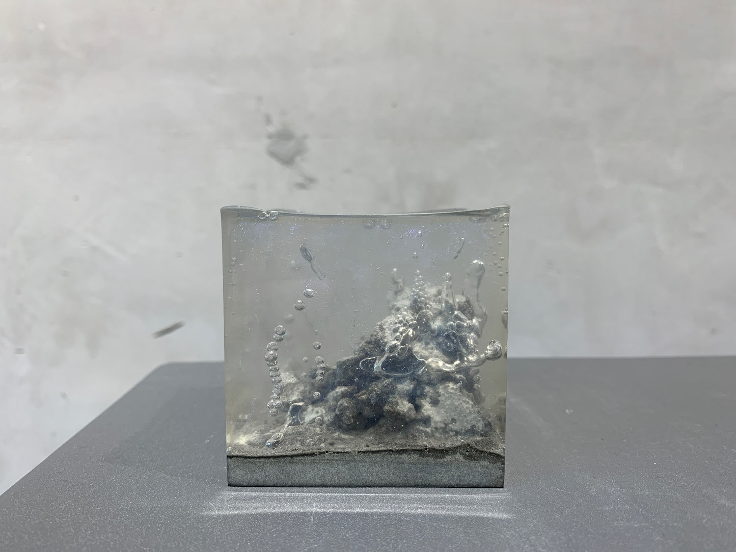 concrete x resin art | pollution | W65mm x D65mm x H65mm
