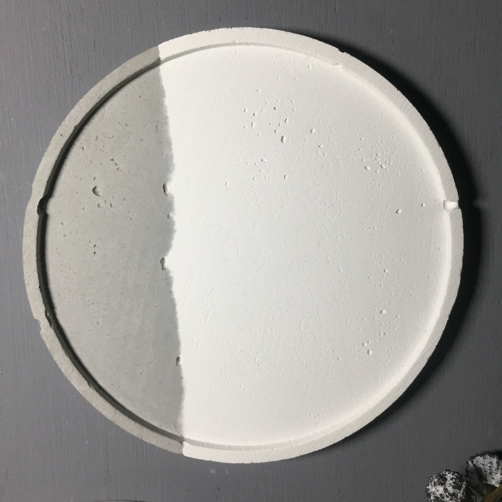 Concrete round tray / accessory holder (large) - "couple"