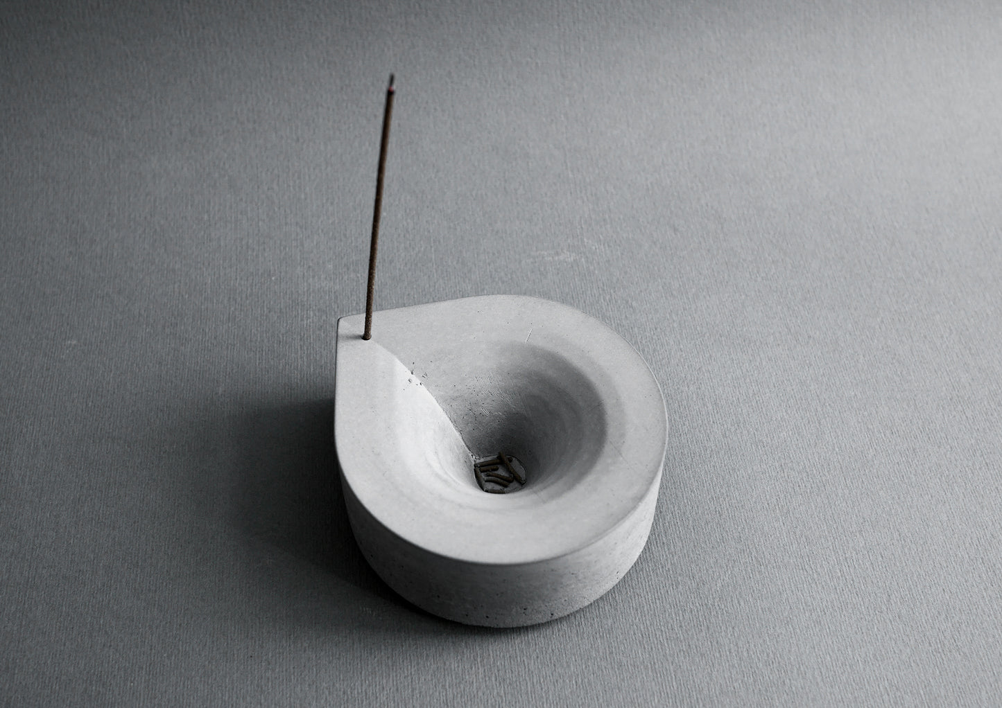 Concrete incense holder - water drop