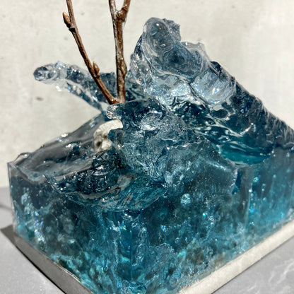concrete x resin art | standing strong, 2020 | W205mm x D90mm x H245mm