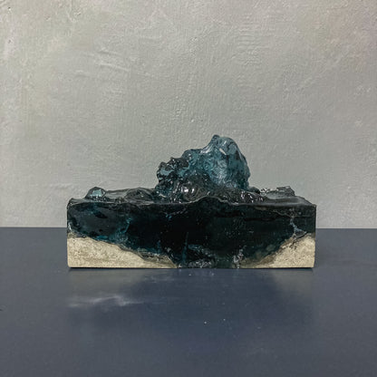 concrete x resin art | dark entanglement, 2022 | W205mm x D90mm x H110mm