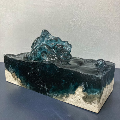 concrete x resin art | dark entanglement, 2022 | W205mm x D90mm x H110mm